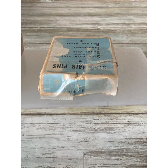 Vintage Hair Pin Lot - Gayla Hold-Bob & WWII Invisible Pins Lot of 2 - Picture 12 of 12